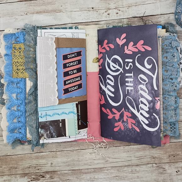 Turquoise Embellished Junk Journal: Flowers, Birds and Butterflies (Laugh) - Picture 15 of 16